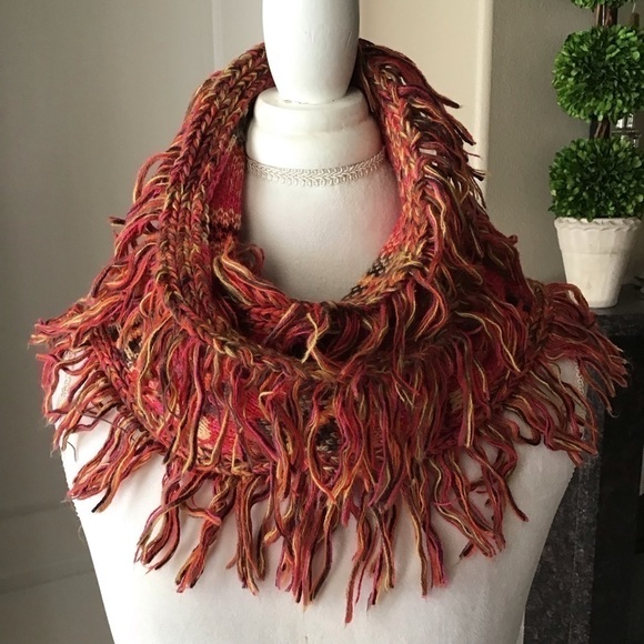 Steve Madden Long Knit Fringed Neck Scarf Muffler Acrylic Boho Pink Red Multi - Picture 3 of 16